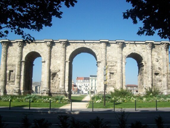 la porte de mars monument romain