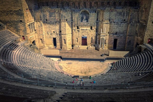 roman-theatre-of-orange-5999900_1280