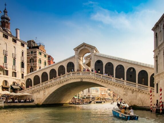 le pont de Rialto de Venise en Italie