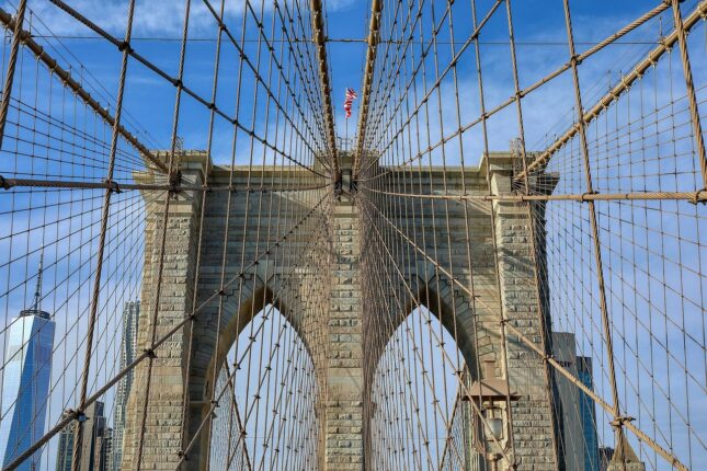 lignes en aciers du pont de Brooklyn