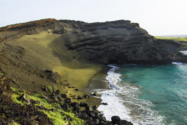 plage au sable vert à Hawaii