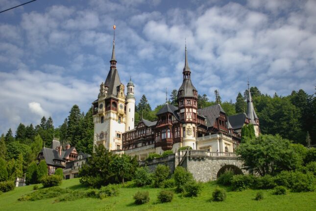 château de Peles : un des monuments historiques de Roumanie les plus célèbres